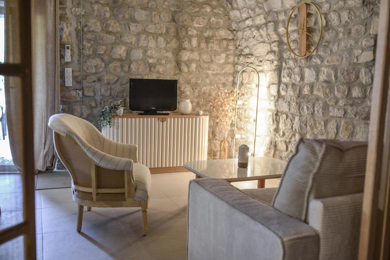 Chateau De Chaussy Ruoms Esterno foto